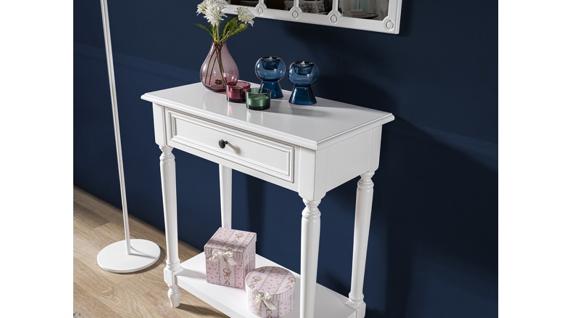 Louise Beyaz Dresuar