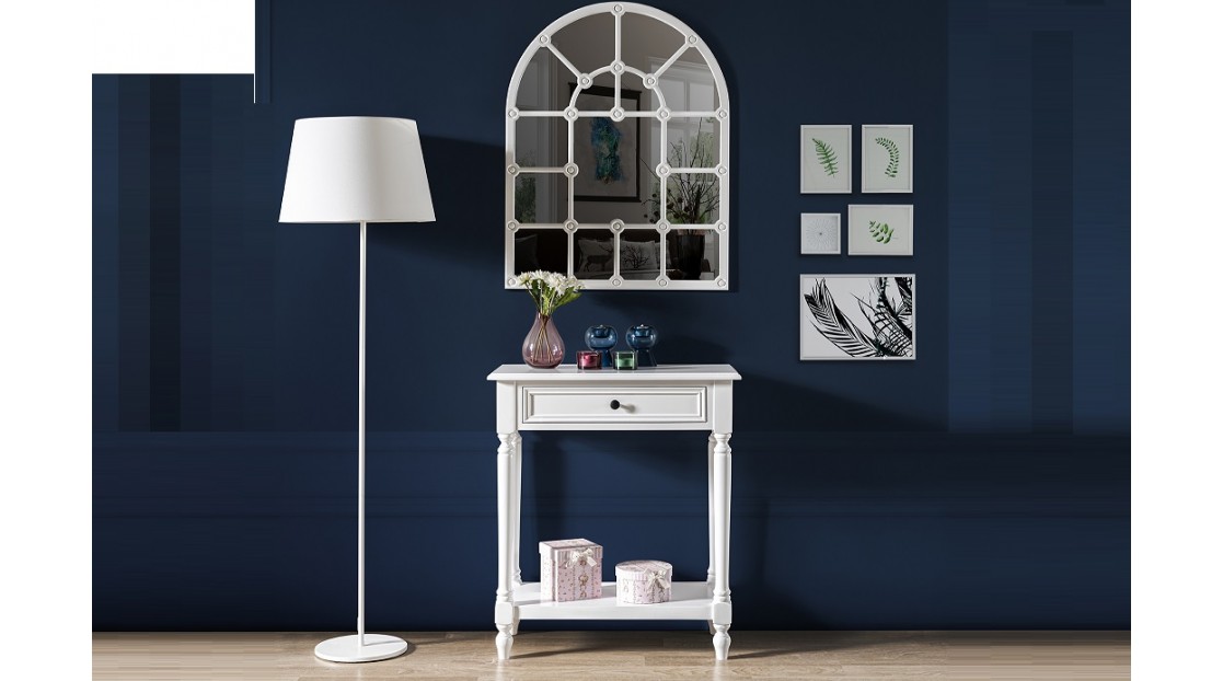 Louise Beyaz Dresuar